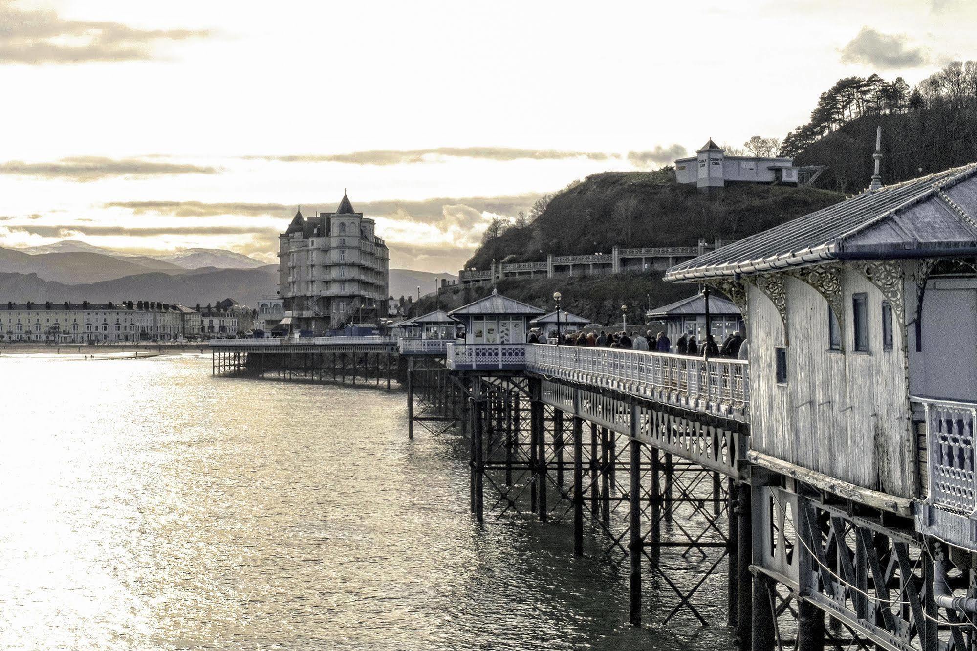 The Grand Hotel Llandudno Exterior photo
